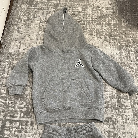 Jordan jogger suit - Picture 3 of 4